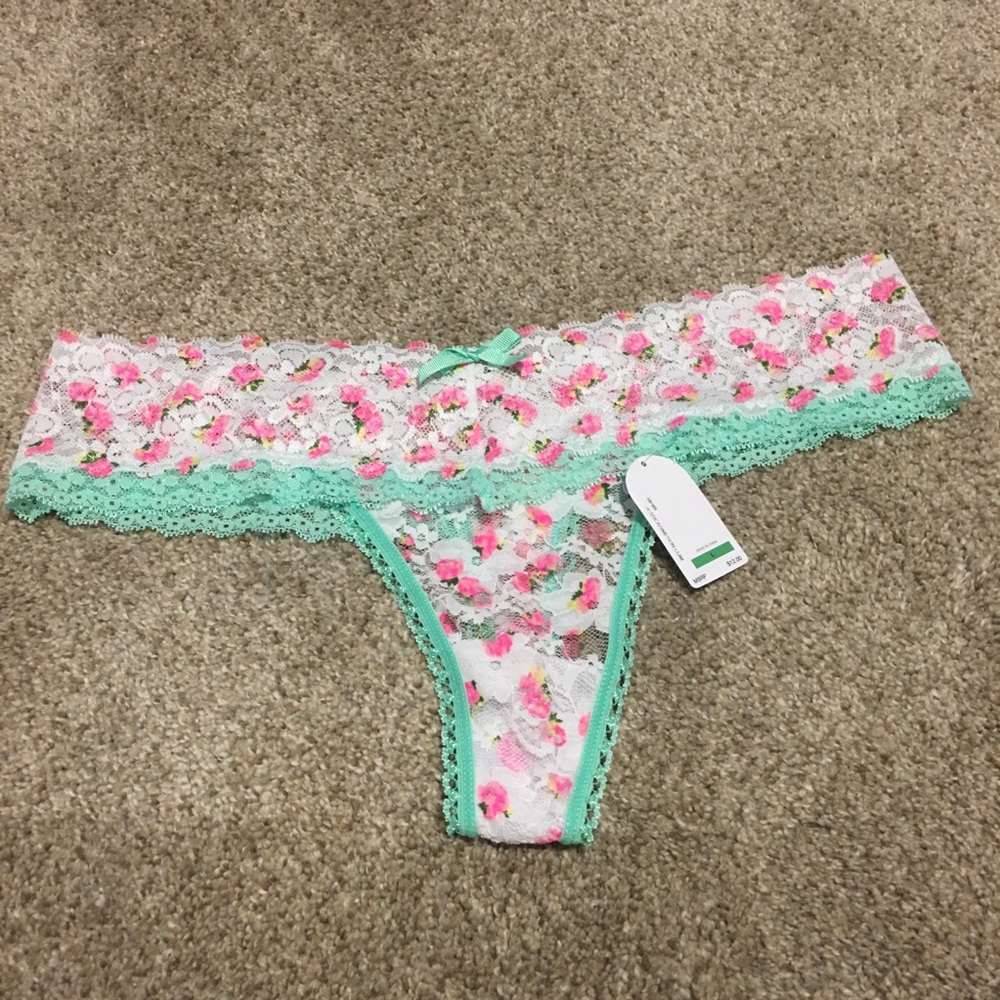 NWT Jessica Simpson Lace Thong Underwear